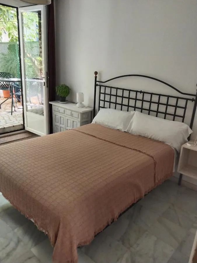 Joy Beach B&B 토레몰리노스 0*,  스페인