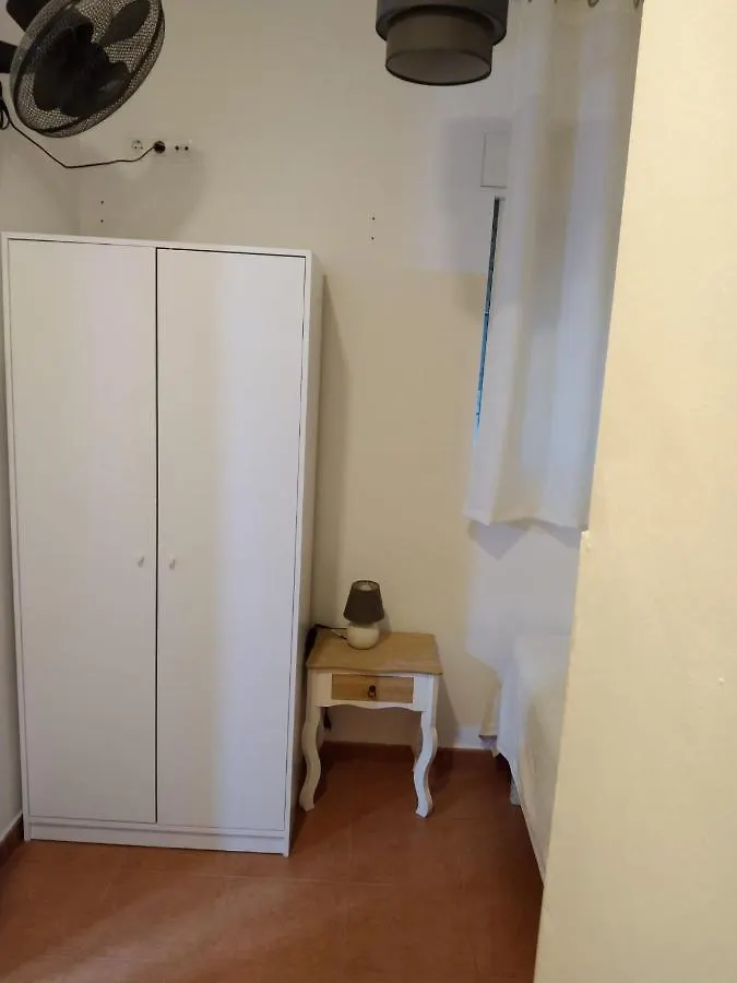 Joy Beach B&B 토레몰리노스 호스텔
