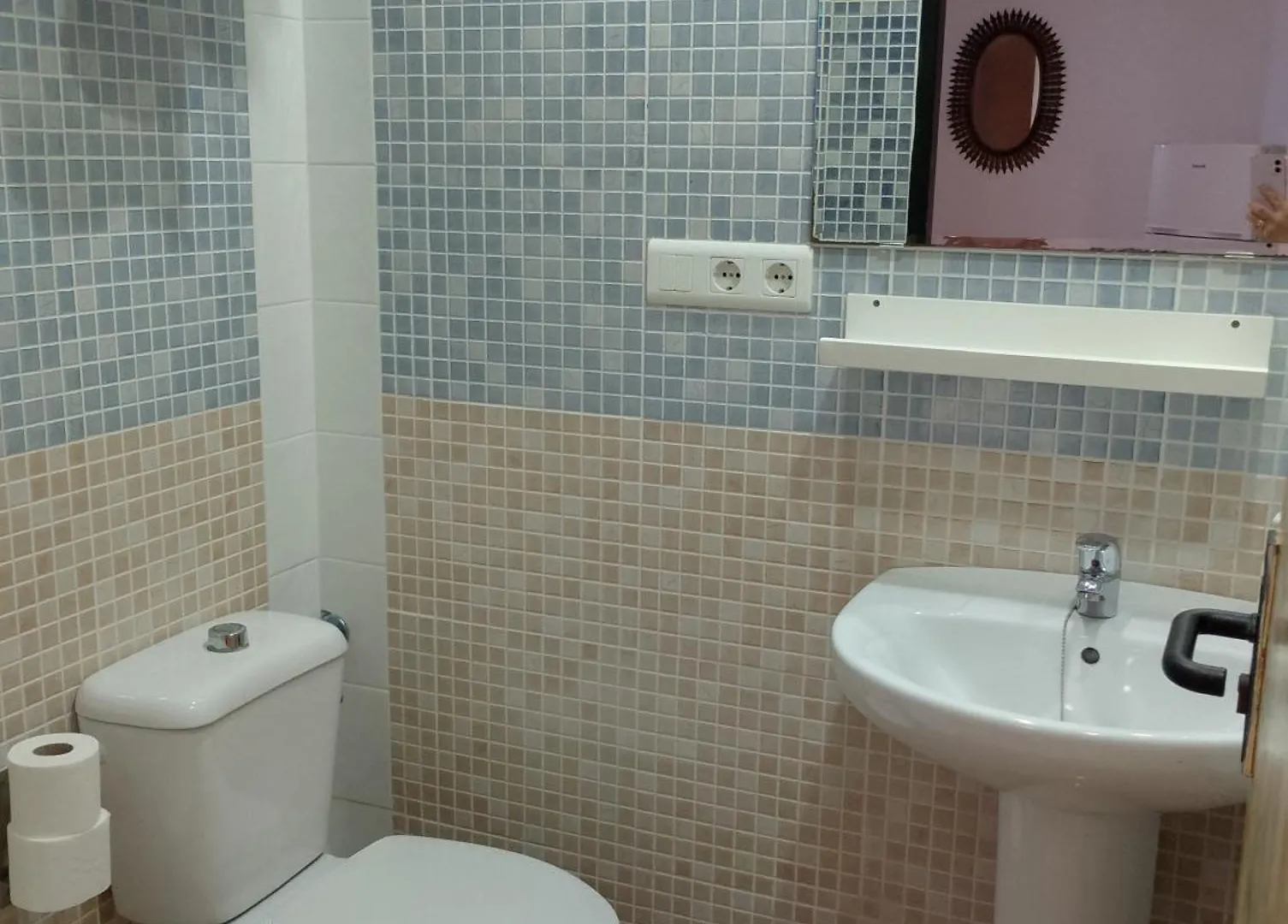 Joy Beach B&B 토레몰리노스 호스텔